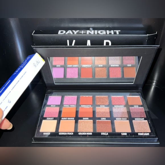 Kab Cosmetics Eye Shadow Palette- Day+Night. Shades, Colourful, Shiny, Neutral - Picture 2 of 7